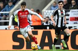 lol转区-关于阿森纳客场告捷，英超冠军争夺形势激烈的信息