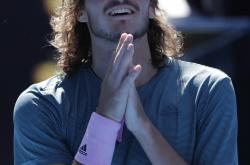 lol季中赛-世界网球队爆冷澳大利亚网球队，西西帕斯送出助攻的简单介绍