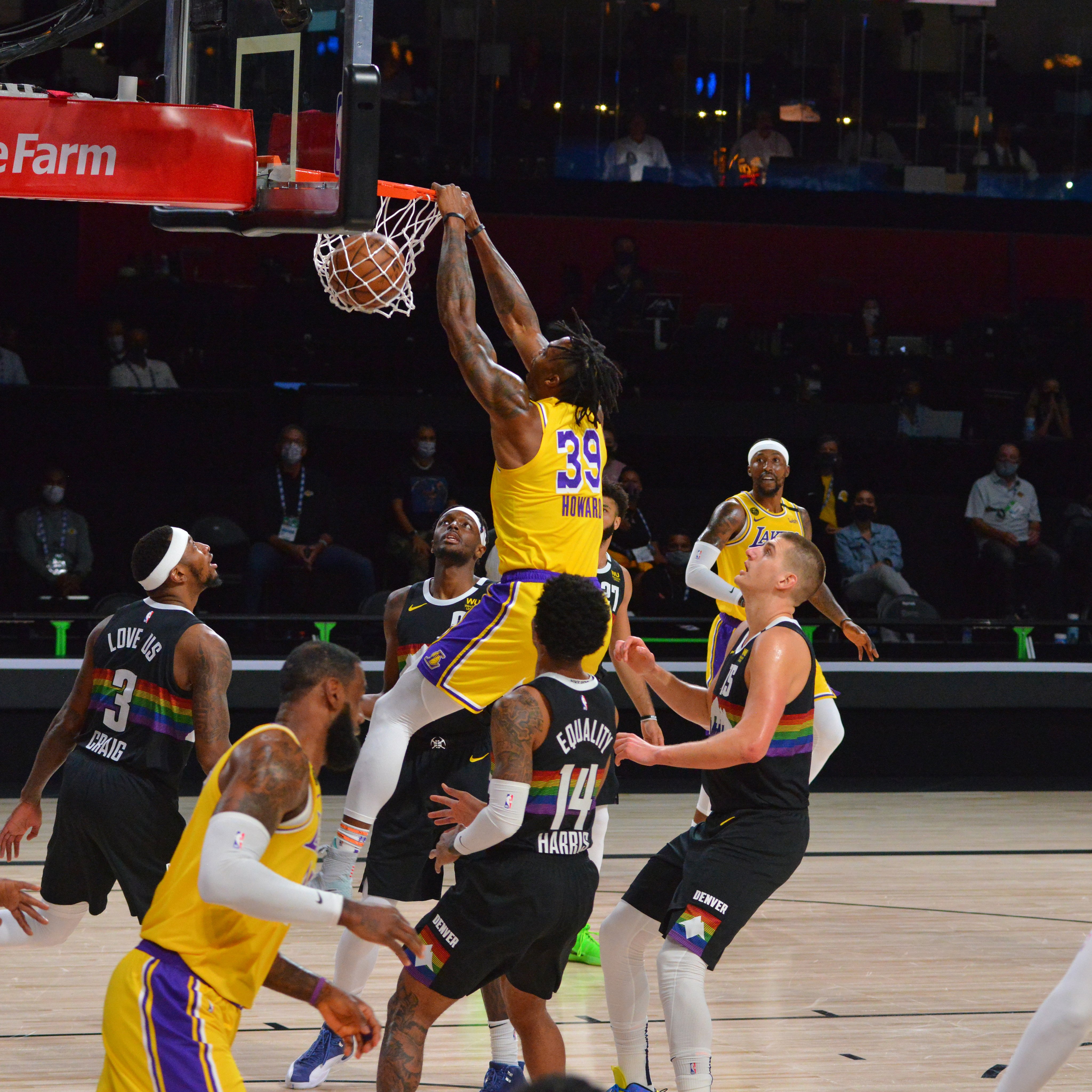 NBA新秀表现抢眼，备战赛季揭幕