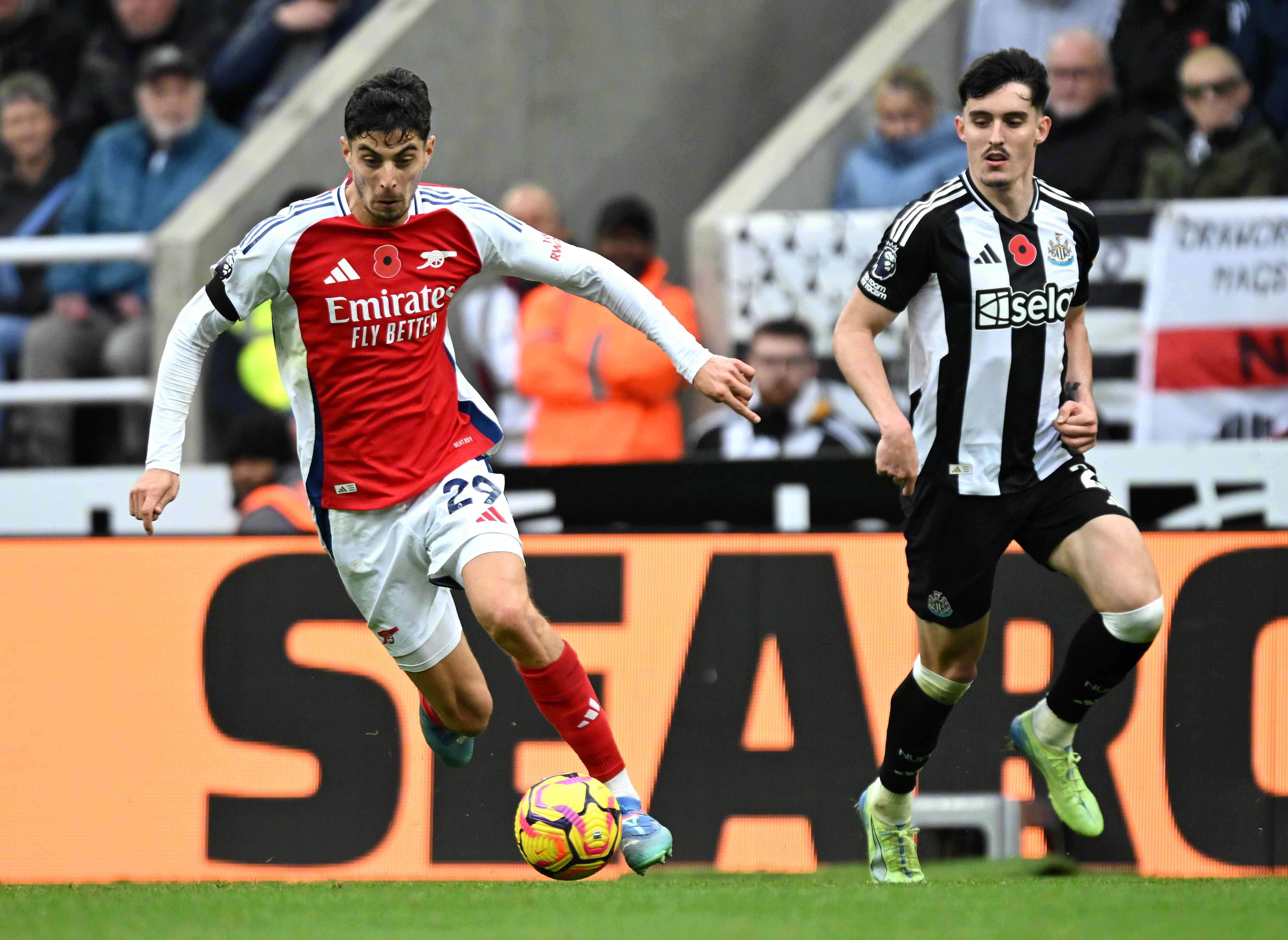 关于阿森纳客场告捷，英超冠军争夺形势激烈的信息