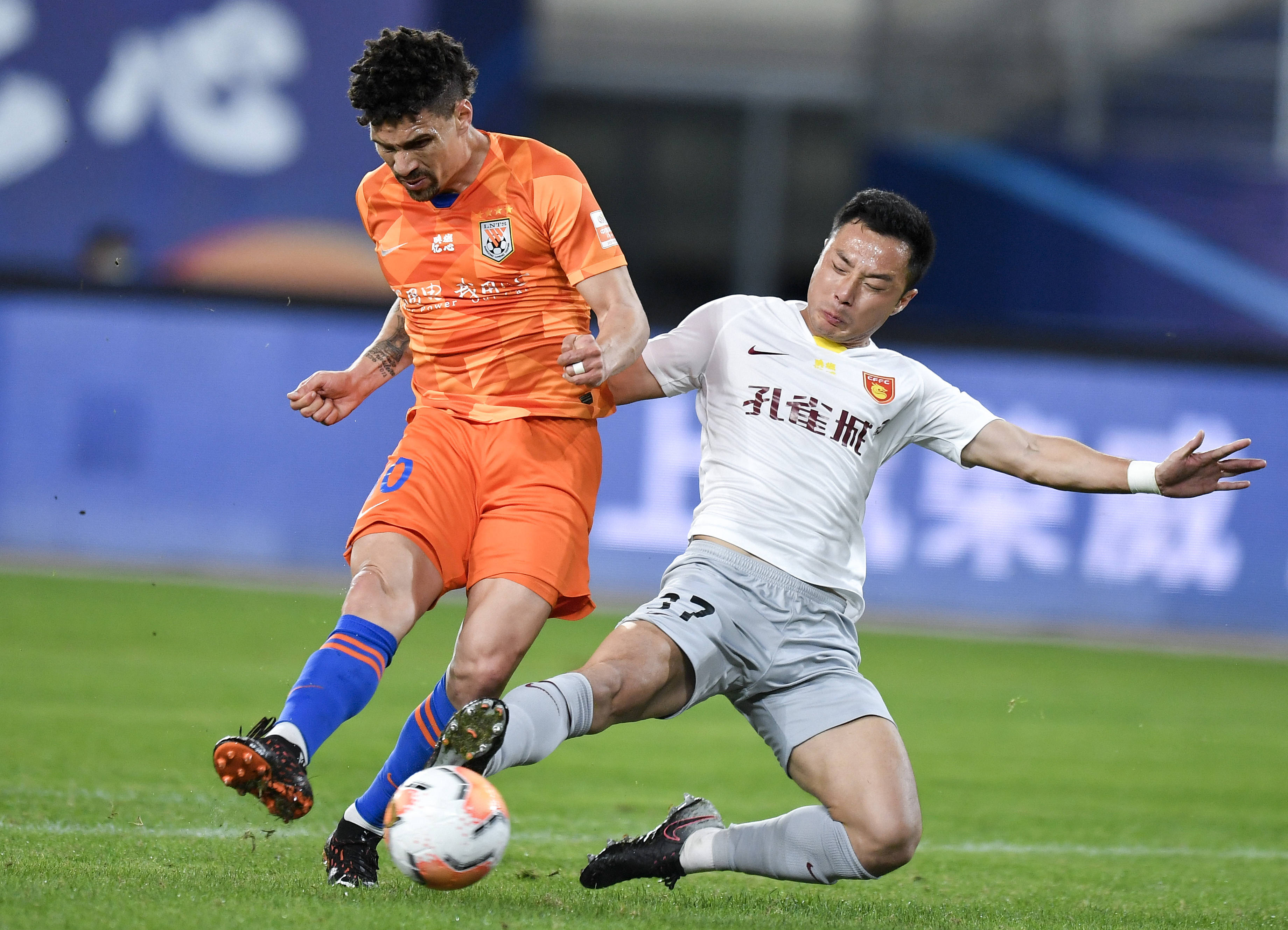 河北华夏幸福客场憾负,中超排名逐渐下滑 河北华夏幸福客场憾负,中超排名逐渐下滑