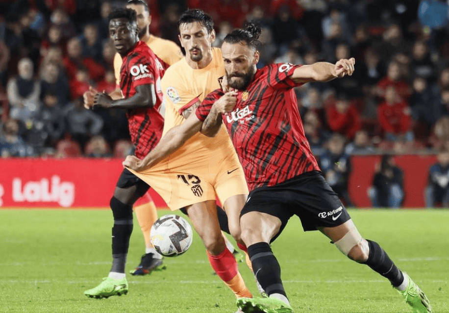 维戈西塞尔塔高险获胜，保住头名席位