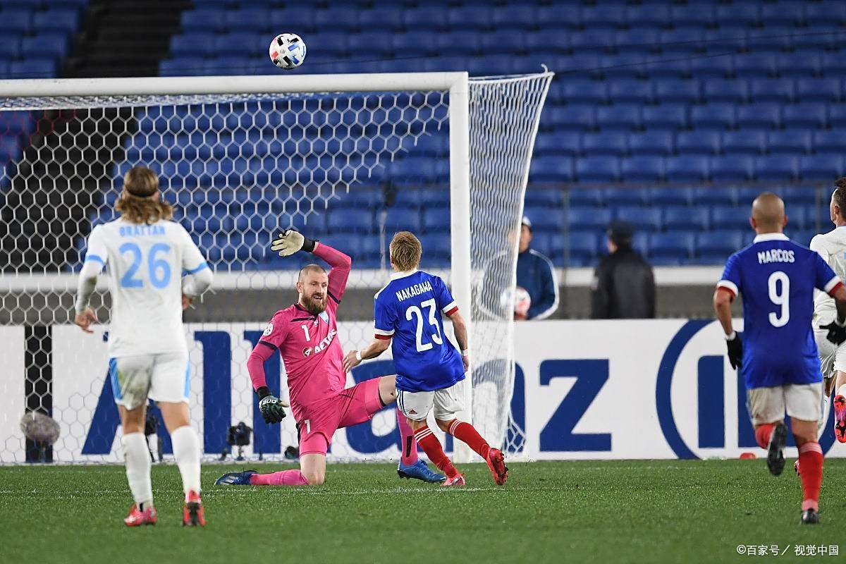 横滨水手战胜对手，晋级16强赛