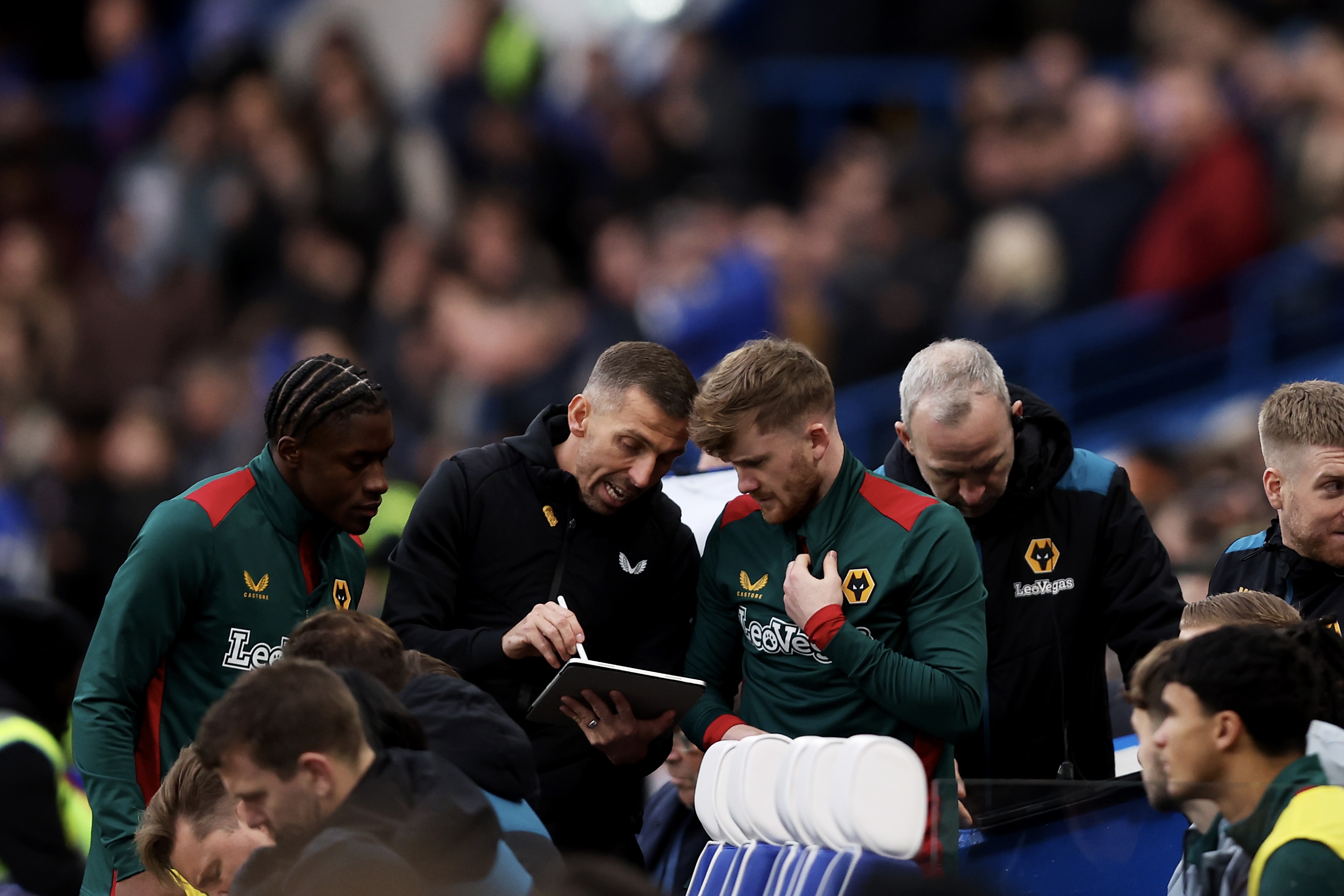 曼城遭遇重要球员伤病，球队备战受影响