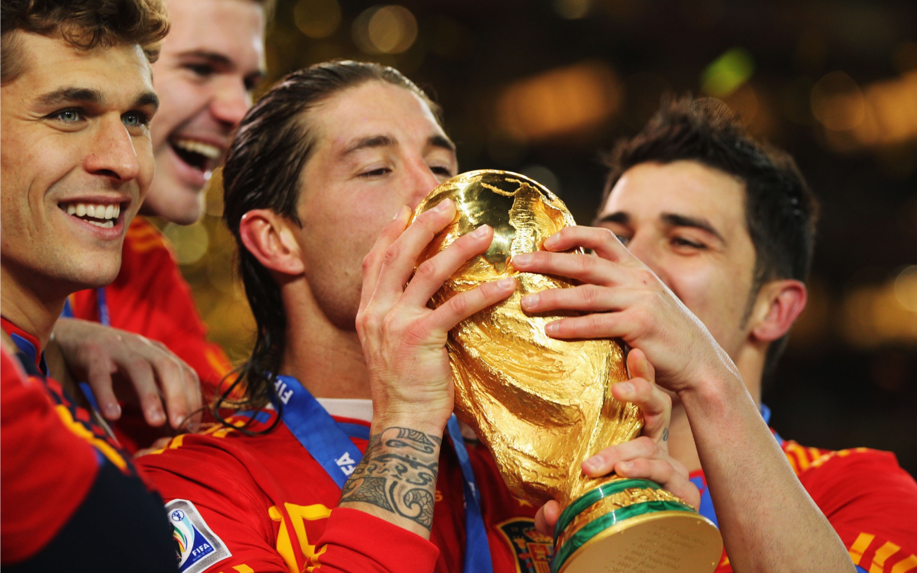 西班牙队在比赛中发挥出色,力压对手获得胜利 西班牙队在比赛中发挥出色,力压对手获得胜利