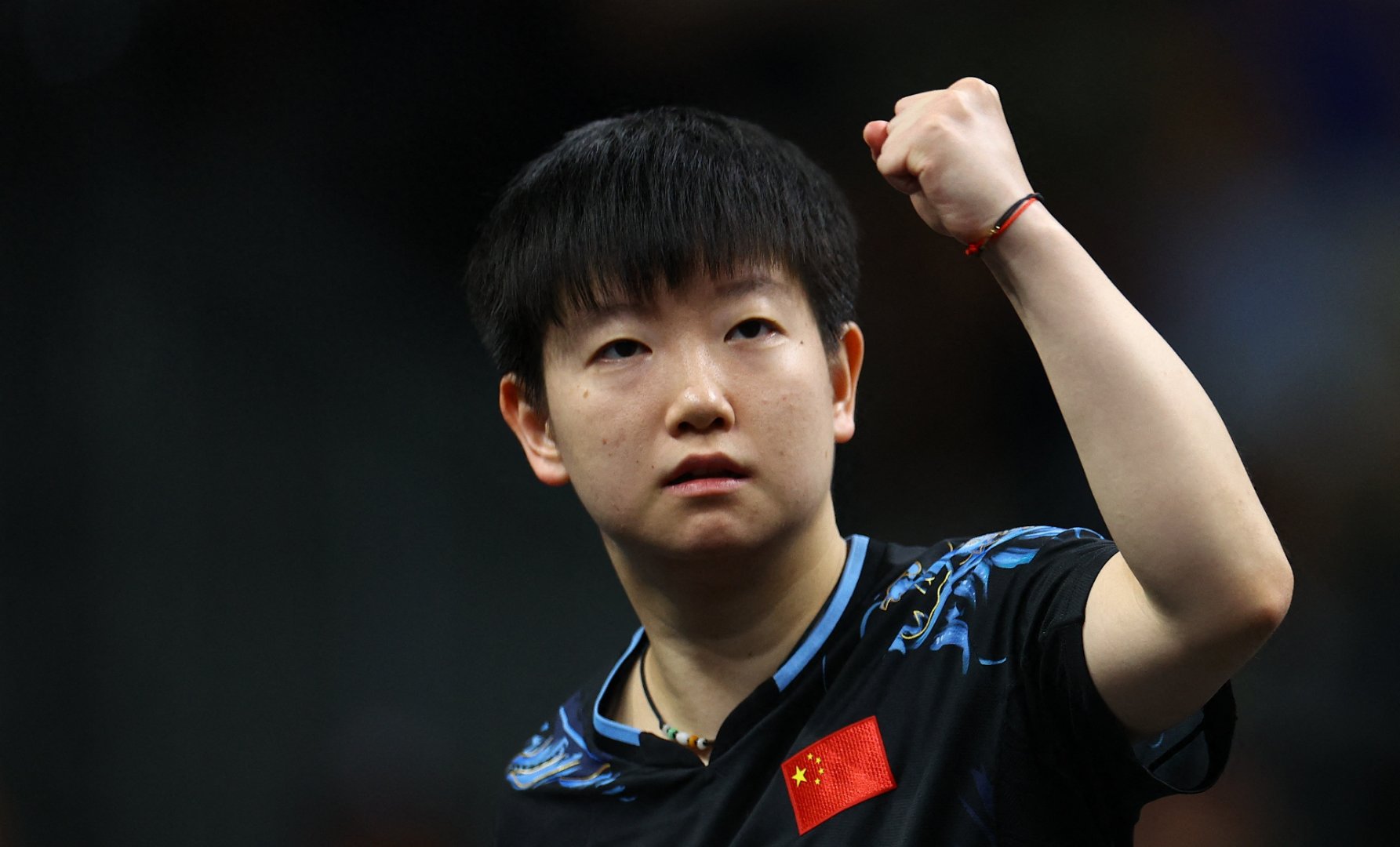 包含竞技场上热火朝天，拼尽全力争夺冠军的词条